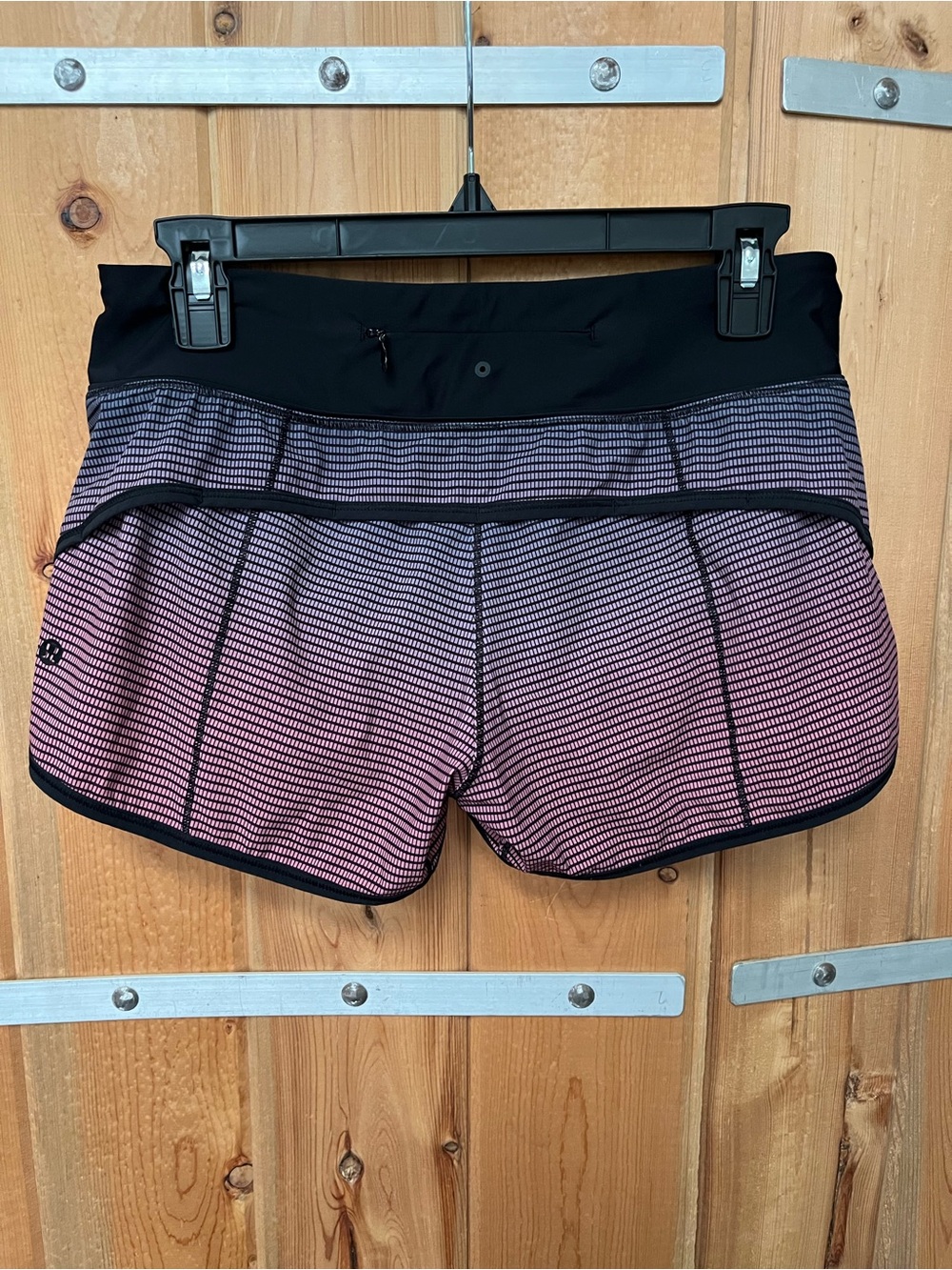 Lululemon Gradient Shorts - Picture 2 of 2
